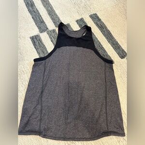 Lululemon women’s open back tank top black size 10 fun perforated detail